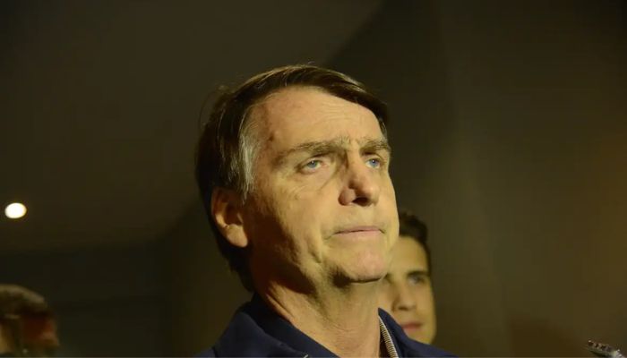  Defesa de Bolsonaro pede prisão domiciliar humanitária ao STF 